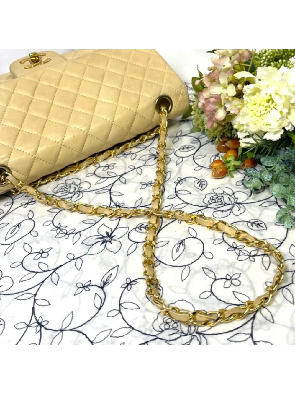 Chanel Vintage Turnlock Quilted Beige Shoulder Bag
